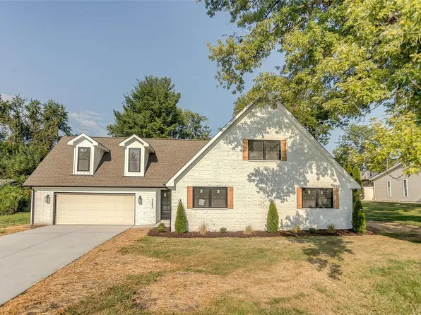 2207 Wildwood Dr, Glen Carbon, IL 62034