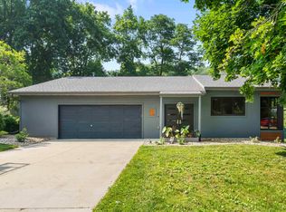 104 Orchard Dr, Denver, IA 50622
