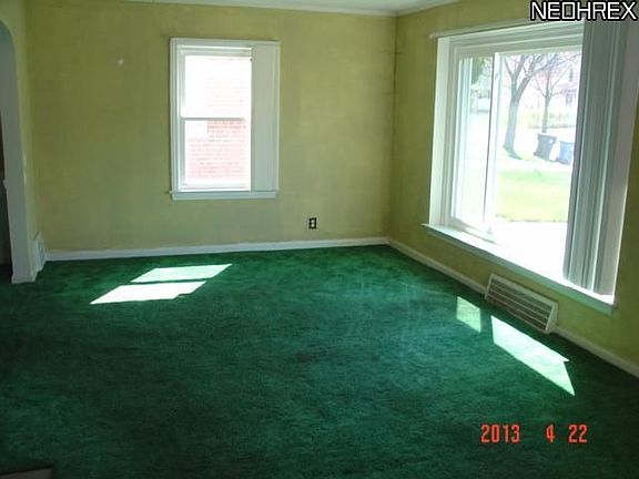 5th image of 17119 Throckley Ave