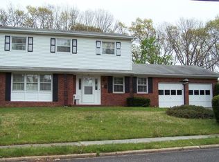 10 Old Bridge Dr, Howell, NJ 07731