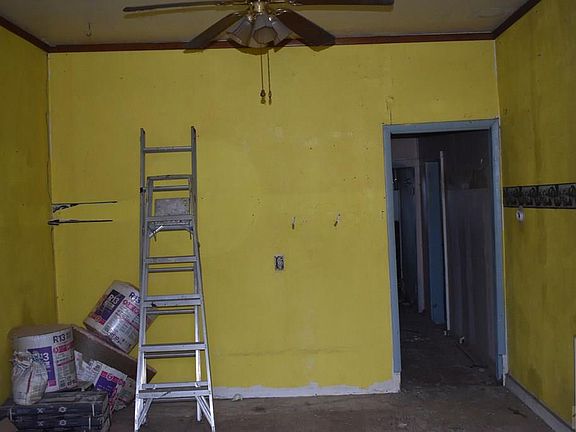 5th image of 311 Sycamore Ave