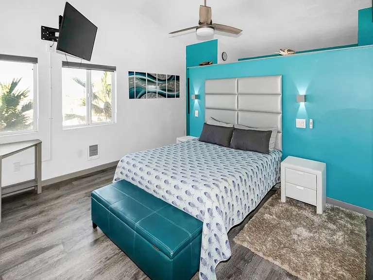 706 Ocean Lane — Photo 15