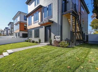25 Hall St #1, Waltham, MA 02453