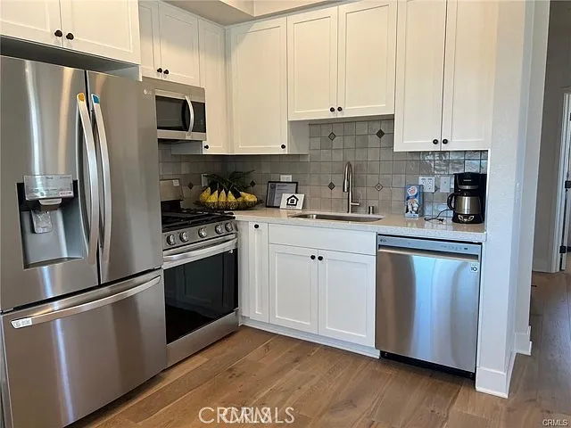 2 bed, 2.5 bath, 1029 sqft, $3,750 — Photo 4