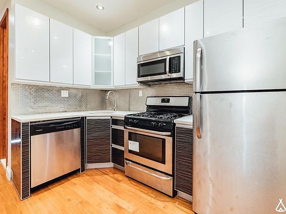 2nd image of 28 Scholes St #2A