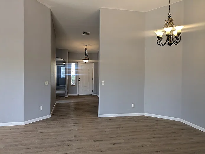4 bed, 1938 sqft, $1,795 — Photo 4