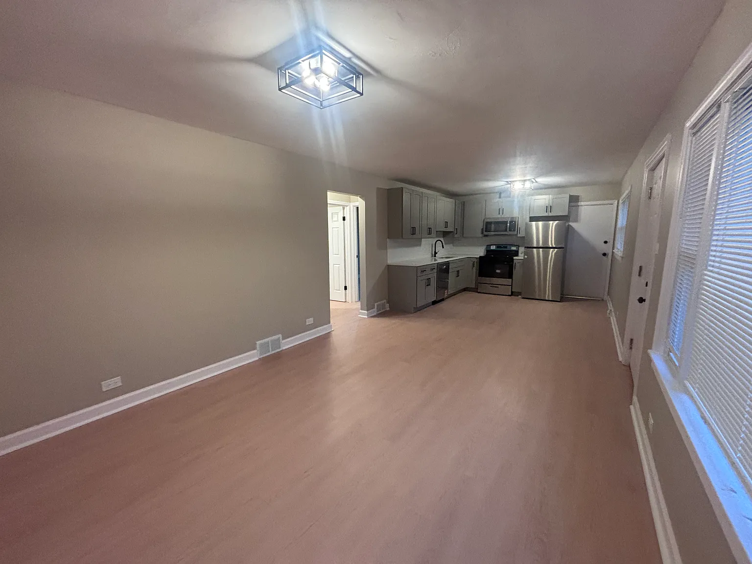2 bed, 750 sqft, $2,000 — Photo 3