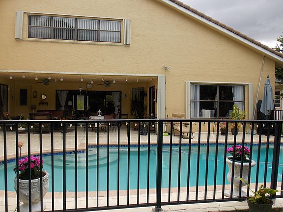 2nd image of 2113 Pine Hurst Way