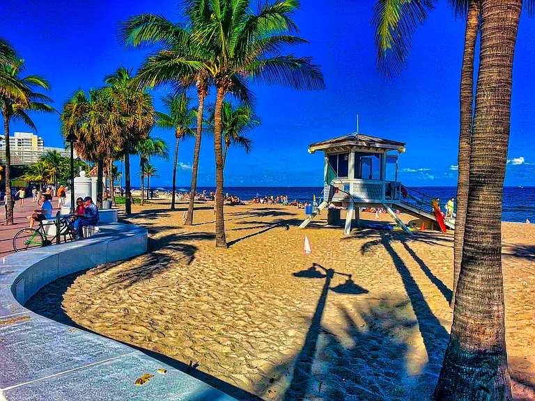 Hop on FREE shuttle to World Famous Fort Lauderdale Beach (or 7-min drive with free off-street parking)