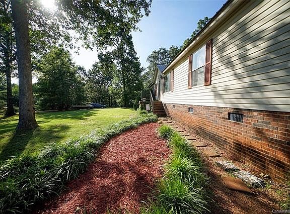 3rd image of 130 Heartwood Ln