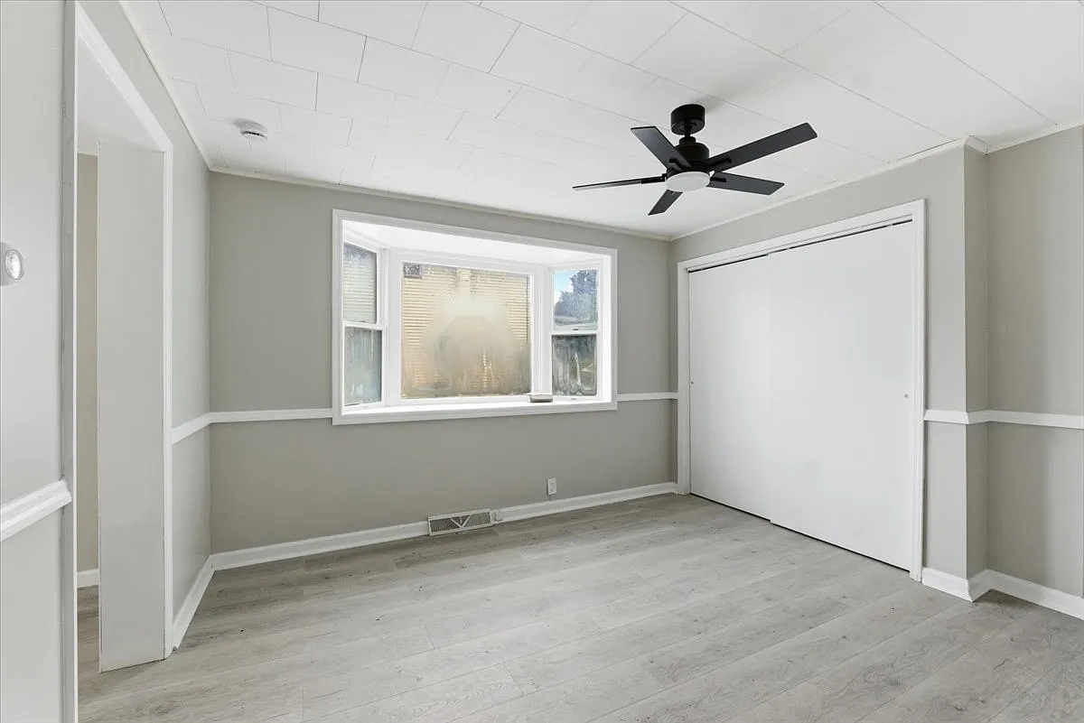 2 bed, 880 sqft, $1,400 — Photo 3