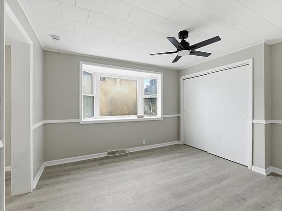 3rd image of 124 Wells St