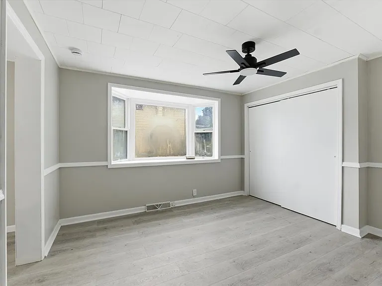 124 Wells St — Photo 3