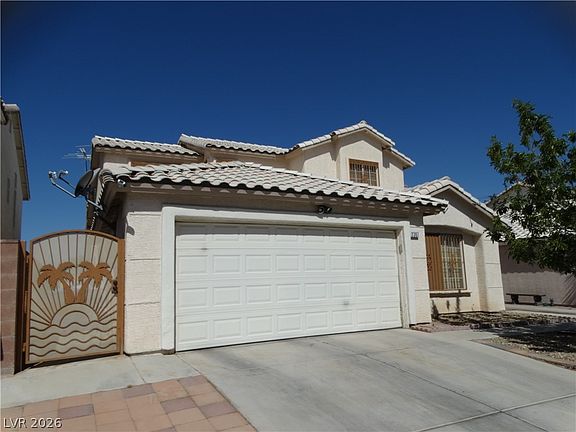 3rd image of 2367 Monterey Pine Dr