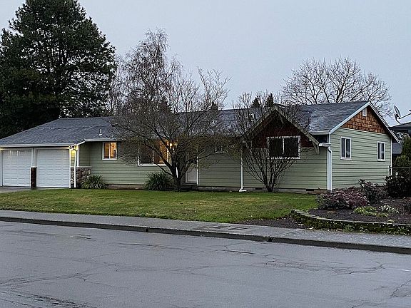 3rd image of 452 Connecticut Ave SE