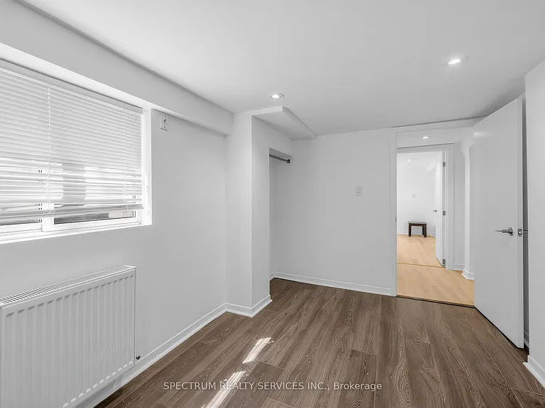 29 Raglan Ave — Photo 22