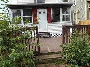 2nd image of 816 Market St