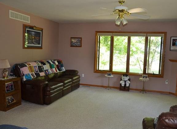 5th image of 601 Bernas Ln