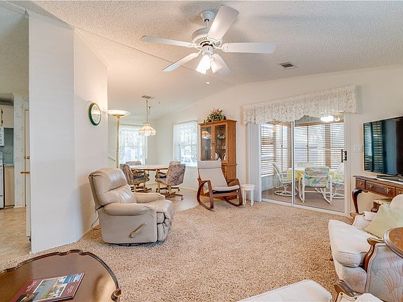 5th image of 243 Lakeside Dr