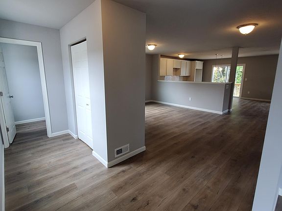 2nd image of 7525 Bramling Dr SE