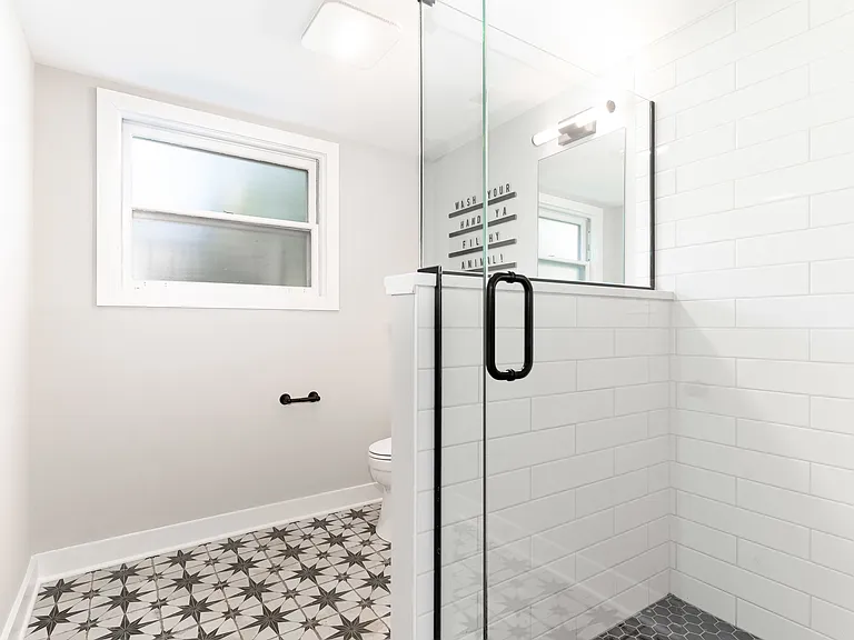 707 Thornwood Dr — Photo 15