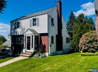 129 Chestnut St, Leonia, NJ 07605