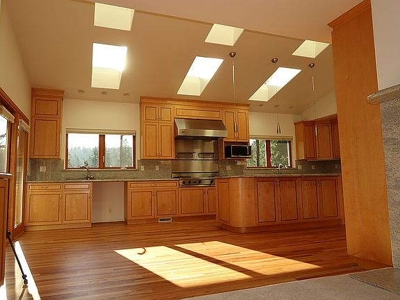 Sitting room next to kitchen