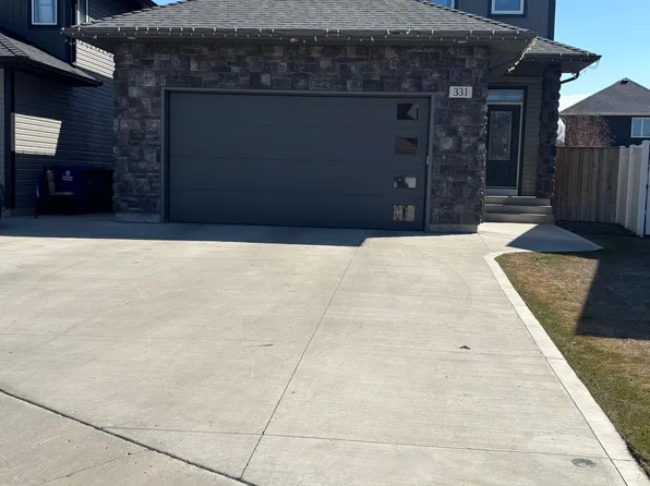 331 Kolynchuk Mnr #A, Saskatoon, SK S7T 0W3