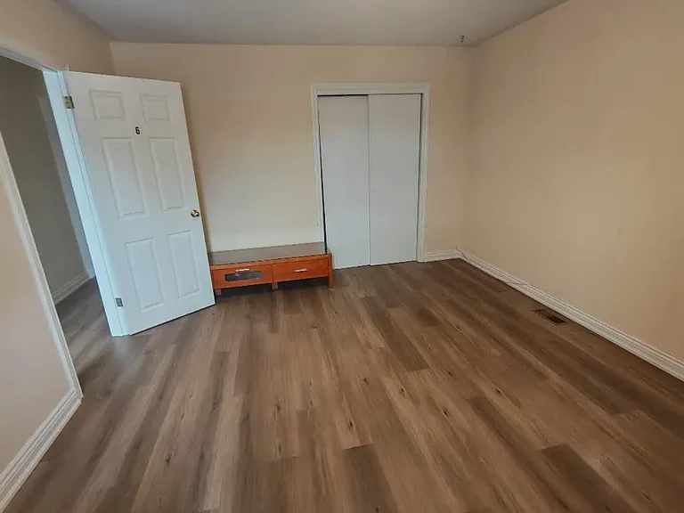 364 Wilson Rd S #2 — Photo 7