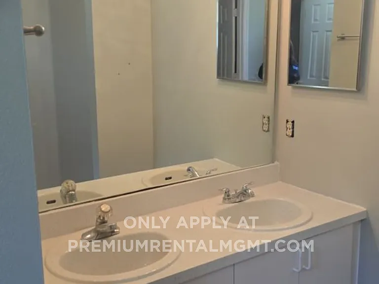 202 Chadworth Dr — Photo 13