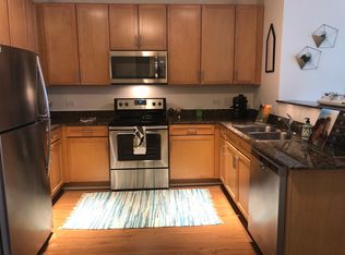 949 S Wells St #202, Chicago, IL 60607