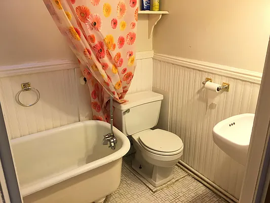 Rented by Rapid Realty Sunset Park Inc | media 12