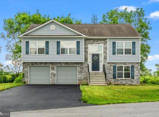 15680 Wedgewood Dr, Greencastle, PA 17225
