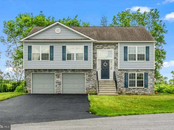 15680 Wedgewood Dr, Greencastle, PA 17225