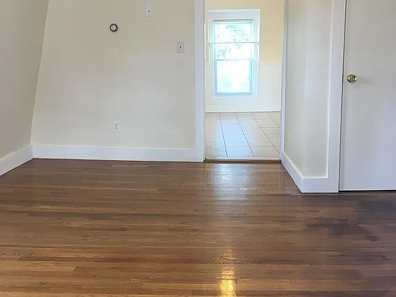 4th image of 3 Winnemay St #3