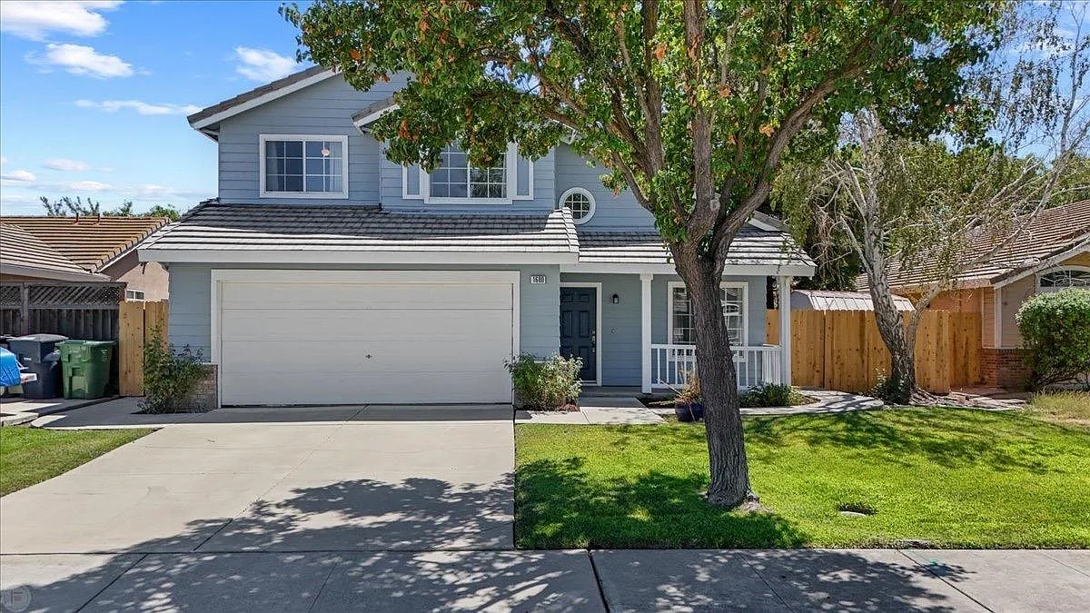 1680 Etta Way photo 1