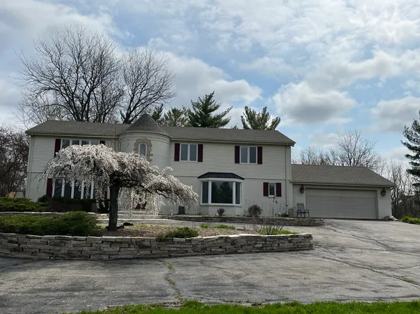 1 Tricia Ln, Barrington, IL 60010