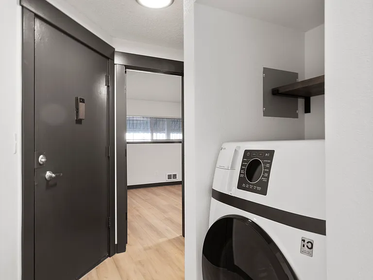 Baycrest Apartments — Photo 8