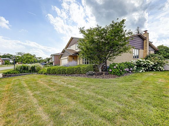 5th image of 15234 Pine Dr