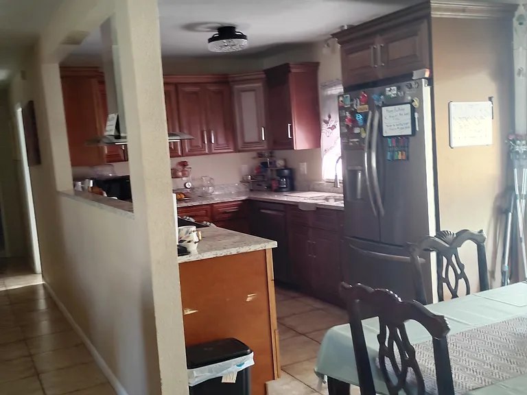 1751 Kenilworth Dr — Photo 8