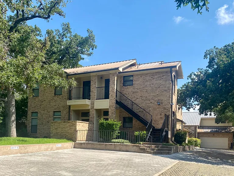 2500 Quarry Rd — Photo 1