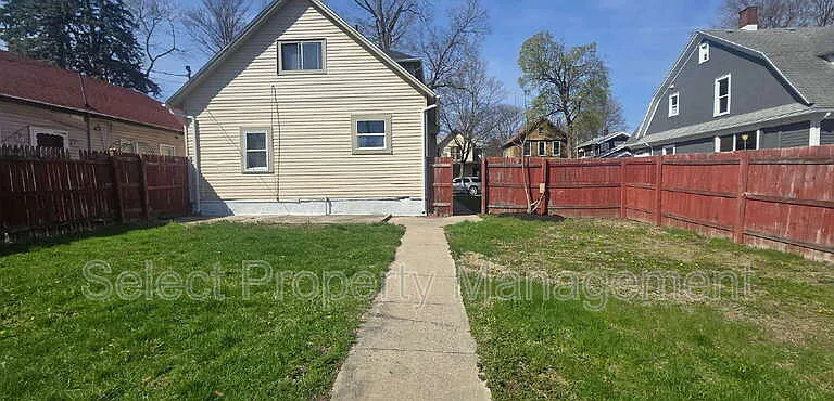 1235 Huestis Ave #B — Photo 18