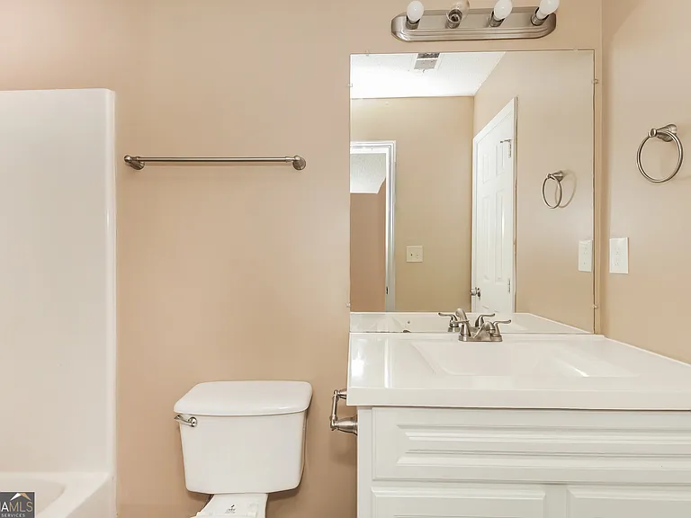 55 Jennifer Ln — Photo 14