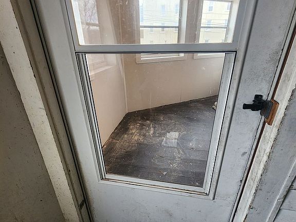 5th image of 62 W Allen St #B