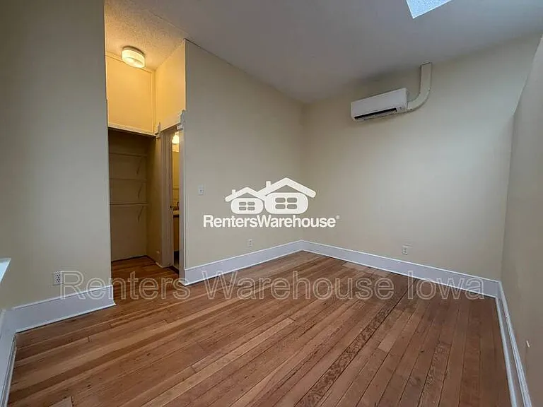 1215 25th St #1 — Photo 3