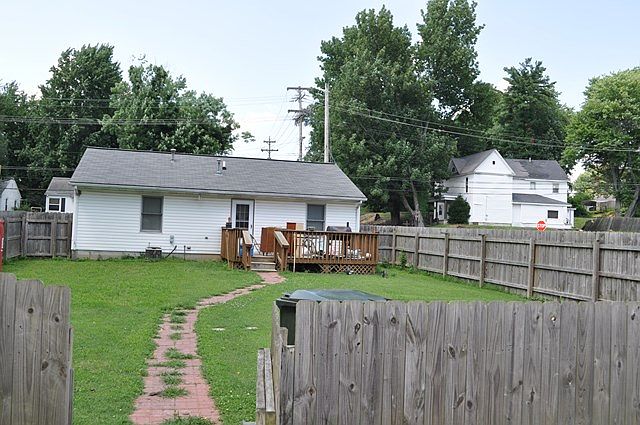 2nd image of 1548 E 18th St