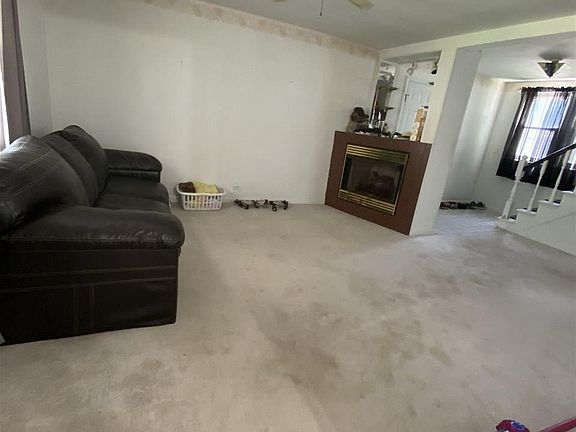 4th image of 577 W Lafayette St