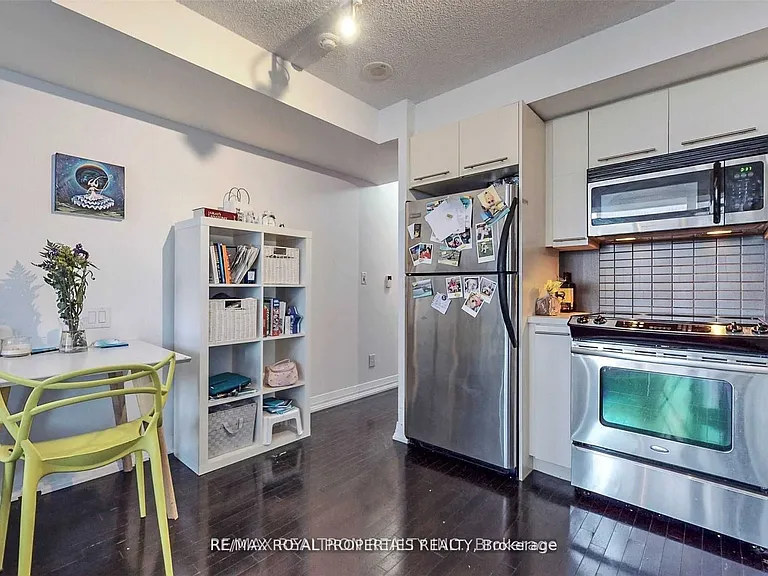25 Carlton St #701 — Photo 3