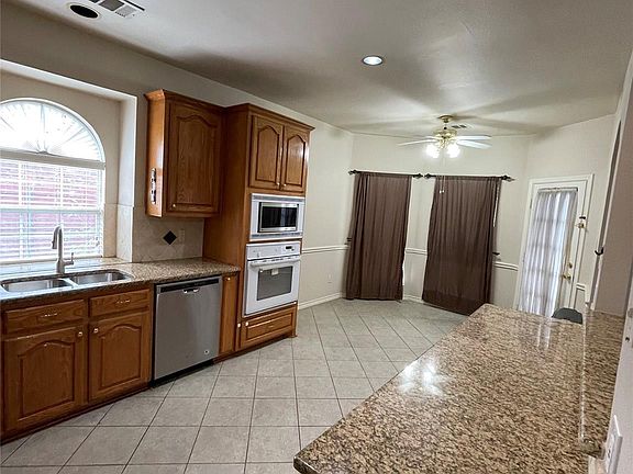 4th image of 1429 Glade Point Dr