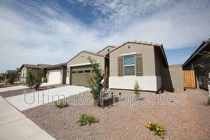 4 bed, 2.0 bath, 1503 sqft, $1,995 — Photo 3